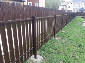 Забор из евроштакетника с утрамбовкой щебнем 70 метров фото в Мытищах