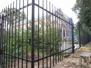 Сварные заборы с бетонированием столбов 70 метров фото недорого