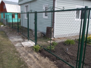 Забор из сетки рабицы в натяг секционный 15 метров фото в Мытищах