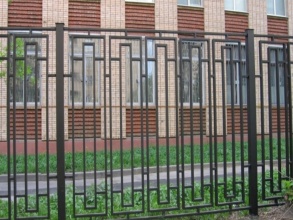 Сварные заборы с забивными столбами  30 метров фото под ключ с установкой