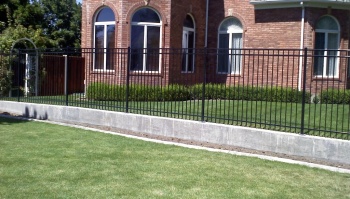 Сварные заборы на ленточном фундаменте 80 метров фото в Мытищах