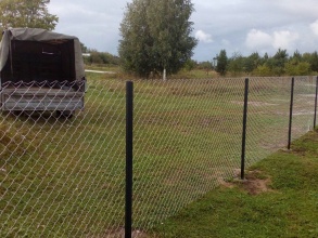 Забор из сетки рабицы в натяг 12 метров фото в Мытищах