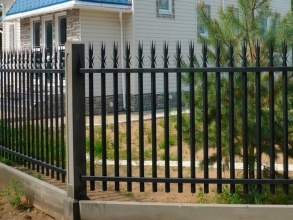 Сварные заборы на ленточном фундаменте 12 метров фото в Мытищах