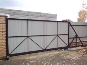Ворота откатные с ручным управлением - пример 12 фото в Мытищах