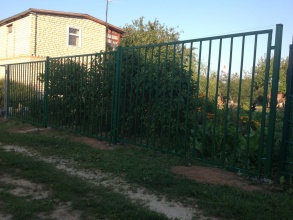 Сварные заборы с забивными столбами  80 метров фото в Мытищах