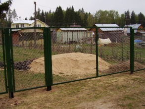 Забор из сетки рабицы в натяг секционный 200 метров фото под ключ