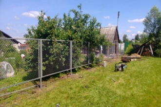 Забор из сетки рабицы в натяг секционный 80 метров фото недорого